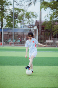 Ảnh gái mặc áo đá bóng