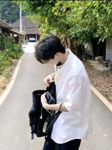 Ảnh trai mặc áo sơ mi trắng